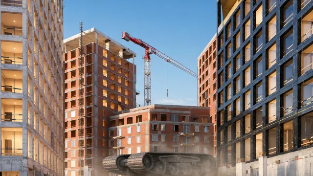 Петербург уходит в премиум. Массовое жильё бежит в область